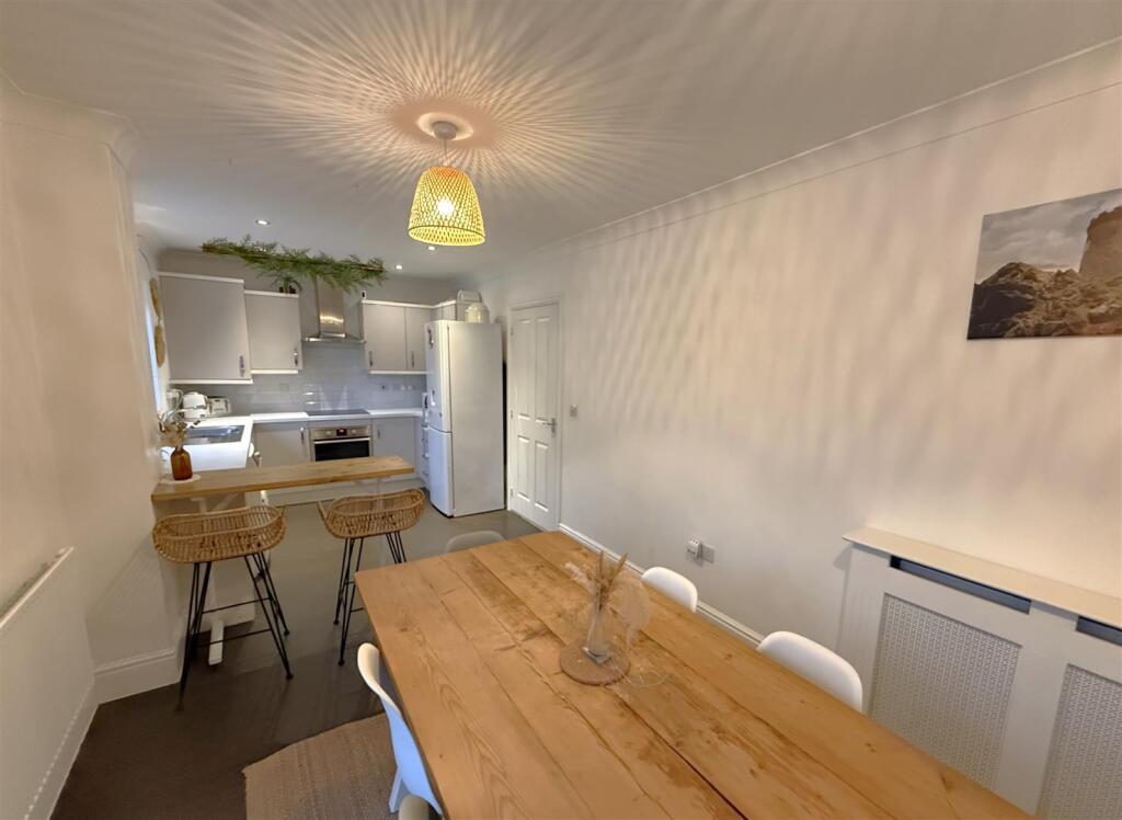 Kitchen Dining B.JPG