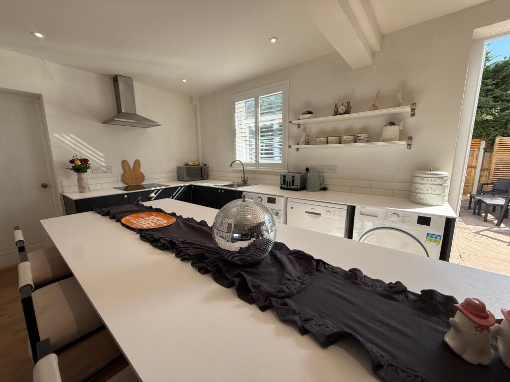 Kitchen-angle 3