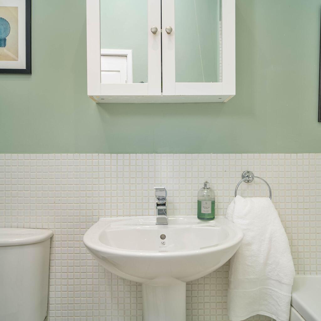 Main family bathroom