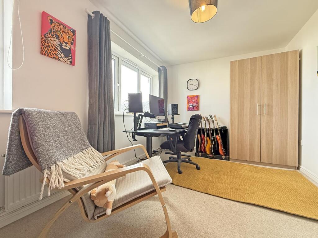 Coscombe Circus 25 - Bedroom Three.jpg