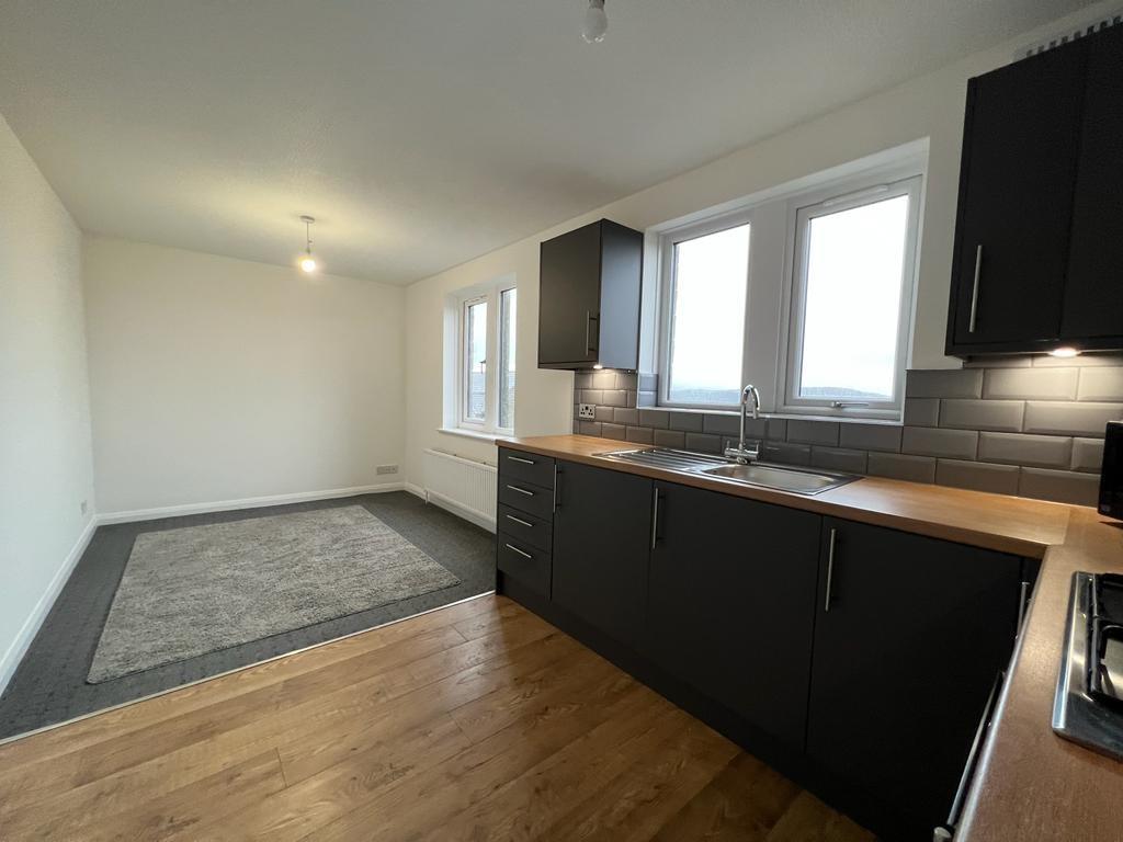 OPEN-PLAN LIVING, DINING AND KITCHEN