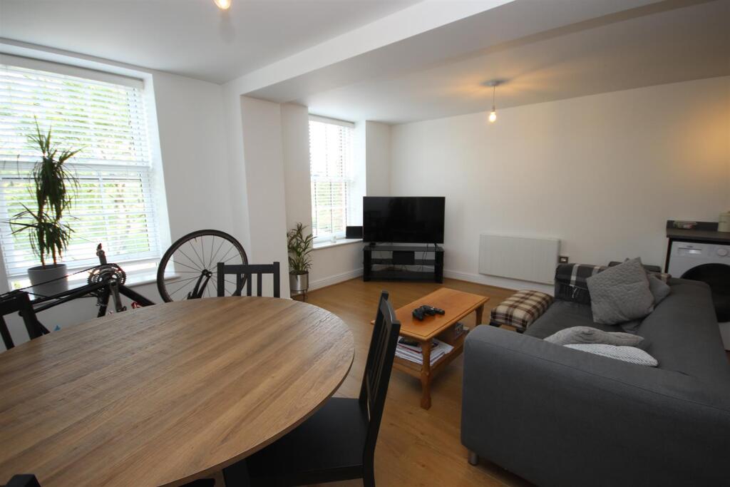 Living Room 3.JPG