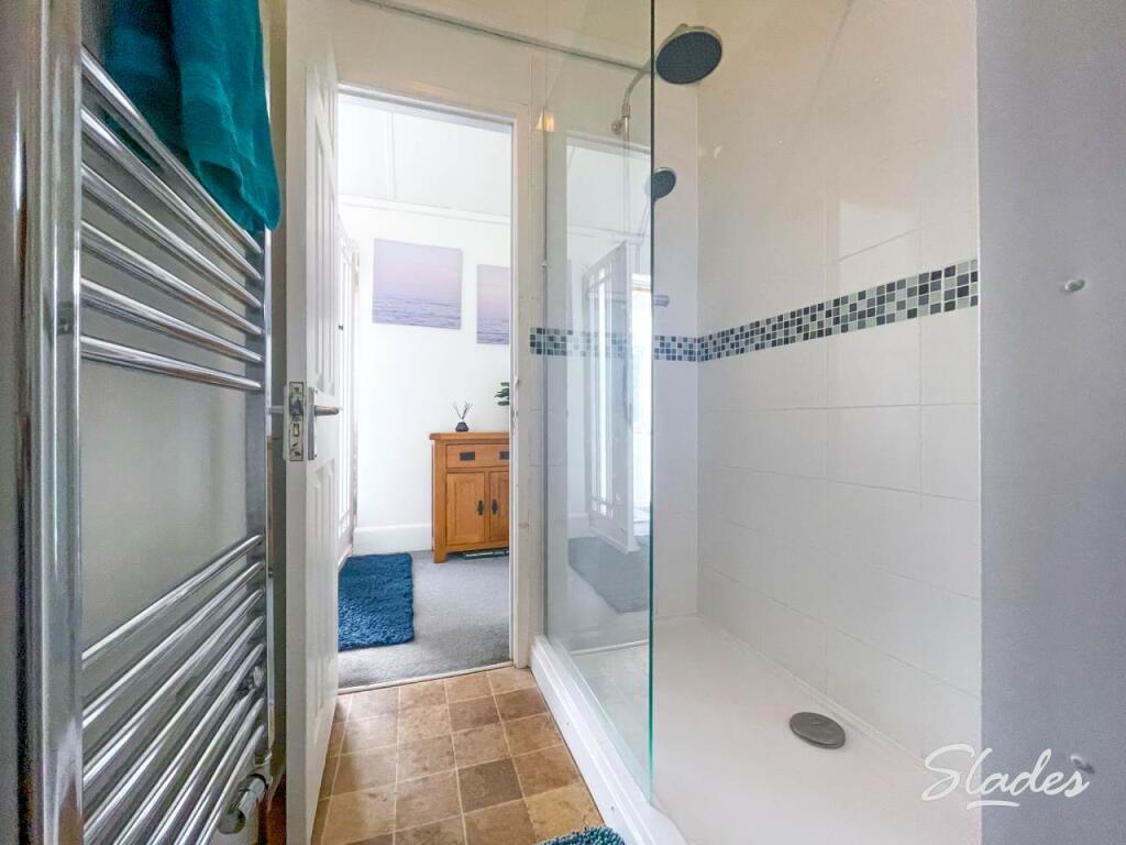 25c Keswick shower r