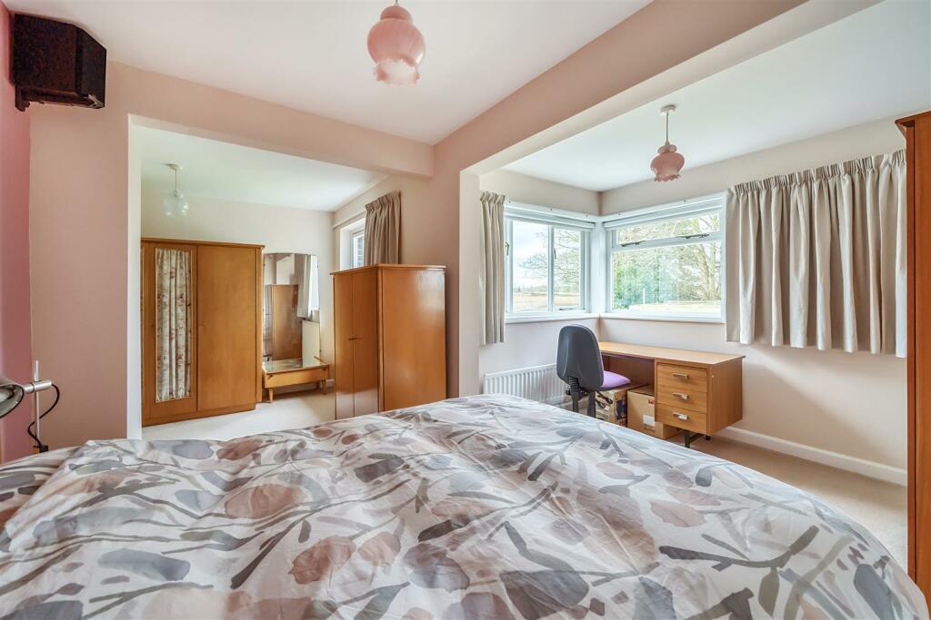 19 Manor Close, Roade