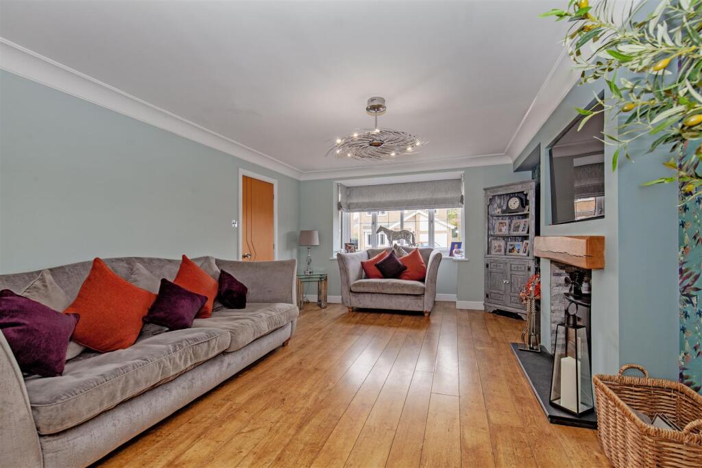 Reception Room-1.jpg