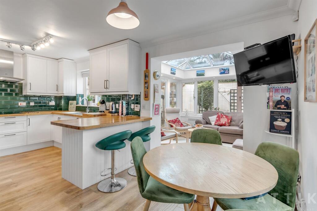 8 Blyth Mews, Halesworth, IP19 8FB (24).jpg