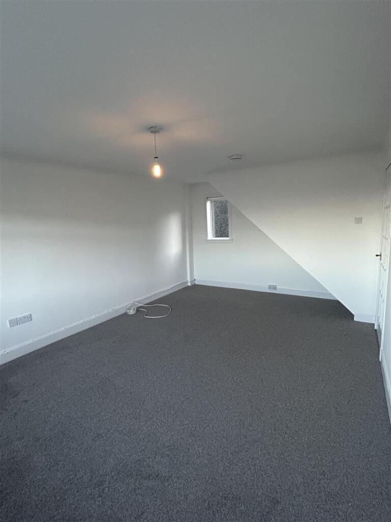24 Duncan Court - Lounge new .jpeg