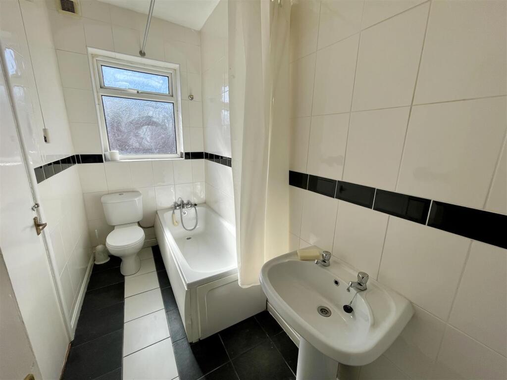 Jack &amp; Jill Bathroom