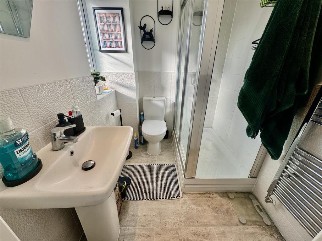 ENSUITE SHOWER ROOM
