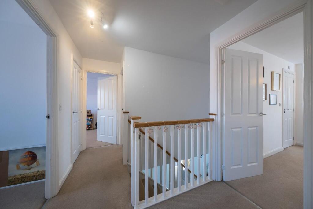15 Holcroft Drive-031.JPG