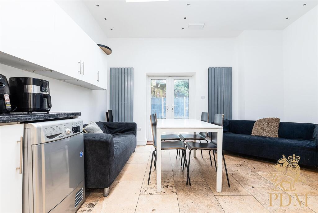 199 Derby Road (8 of 25).jpg