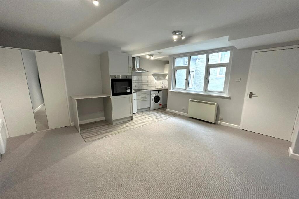 Loungebedroomkitchen