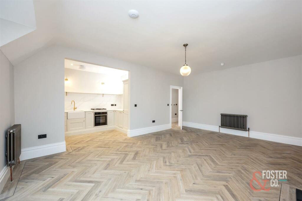 Third Avenue, Flat 11-006.jpg