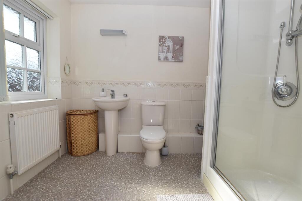 En Suite Shower Room.JPG