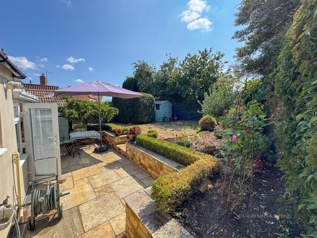 14 Church St Isham-18.jpg