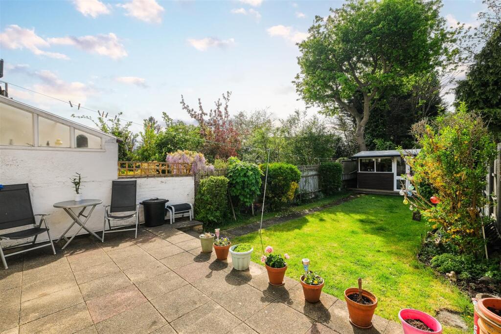 37 Knebworth Avenue-23.jpg