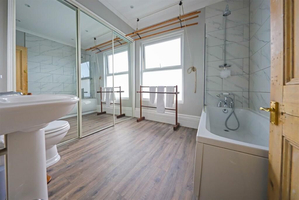 nicholas james ditchling rd en bathroom_.jpg