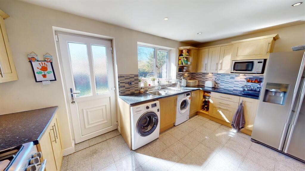 Clipsley Crescent Kitchen