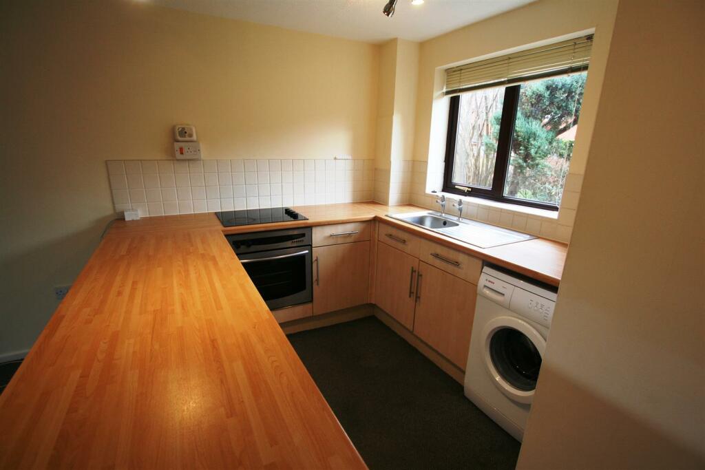 sansomemews,25kitchen.JPG