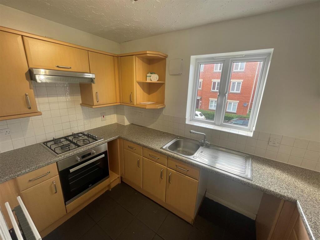 kitchen 1.jpg