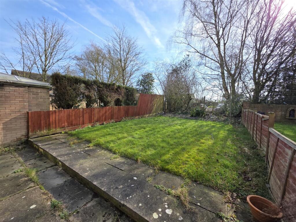 11 Cedar Close, Ashby