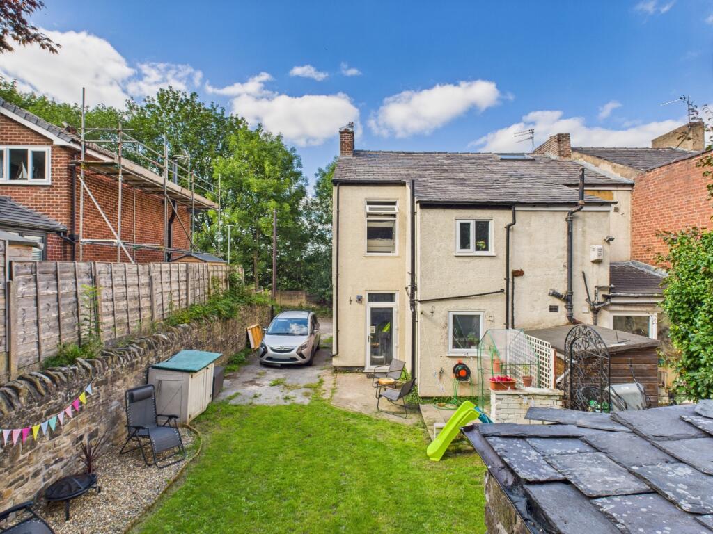 CAM03729G0-PR0109-STILL024