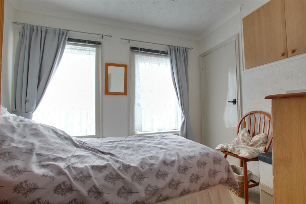 BEDROOM 2 (REAR)