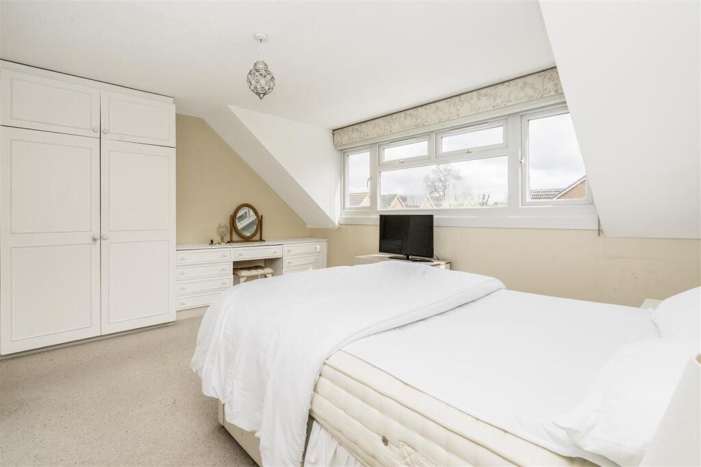 Davidson Frost-Wellings, DWF, Harriet Way, Bedroom