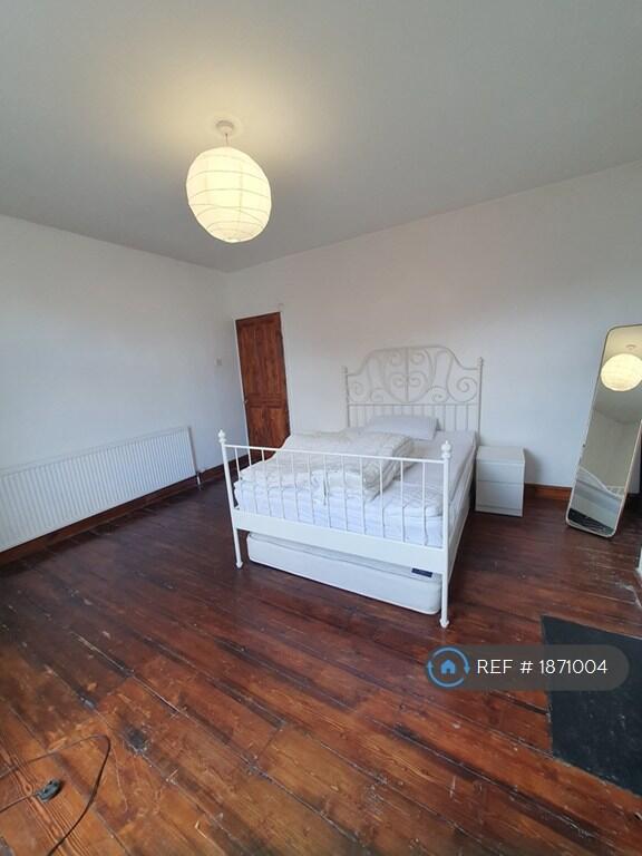 Bedroom 2 Large Double