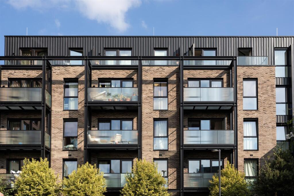 Flat 2 West Apartments, 50 Lawrence Road-016.jpg