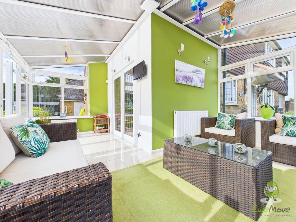 CAM01543G0-PR0132-STILL105