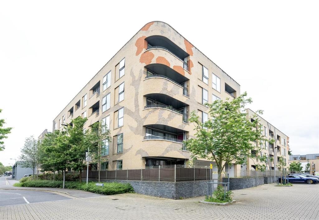Altius Court E4