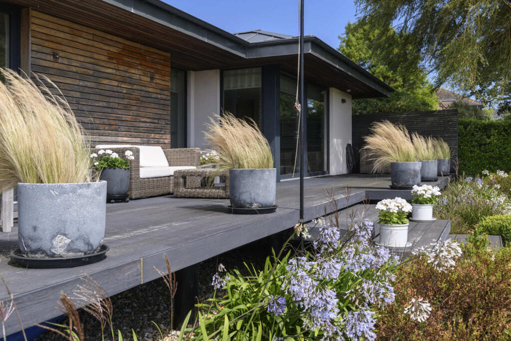 House. Partnership
