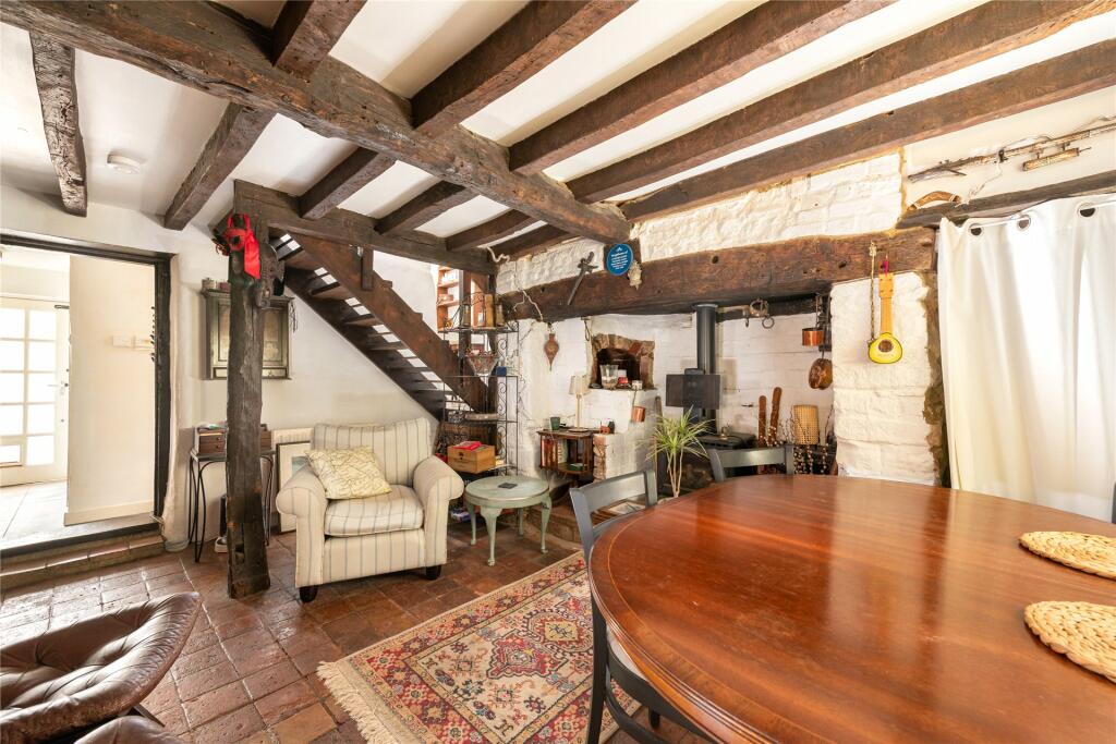 Sitting/Dining Room