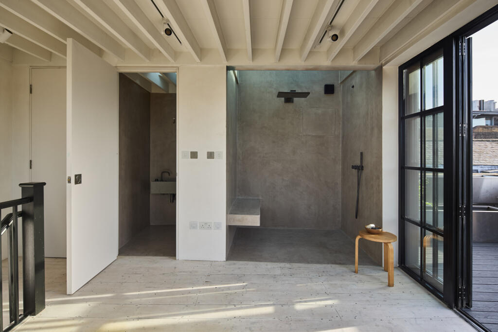 258579 - DGLA1212.jpg