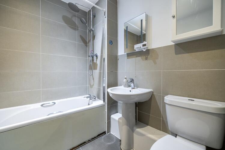 1295976 9 682c5054c9b7f ARW