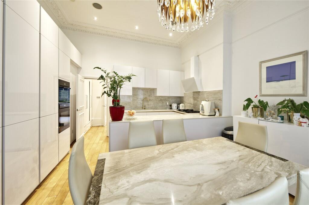 Kitchen/Dining Area