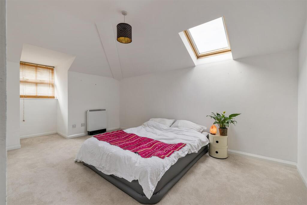 Kenninghall Road E5