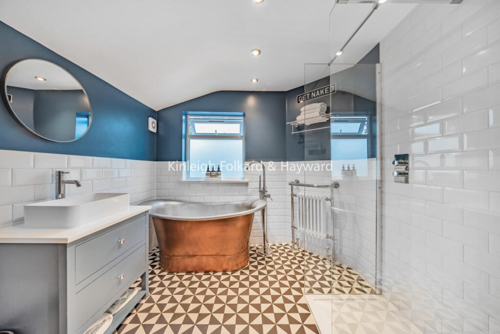 16e75f33-ff1e-48b7-9