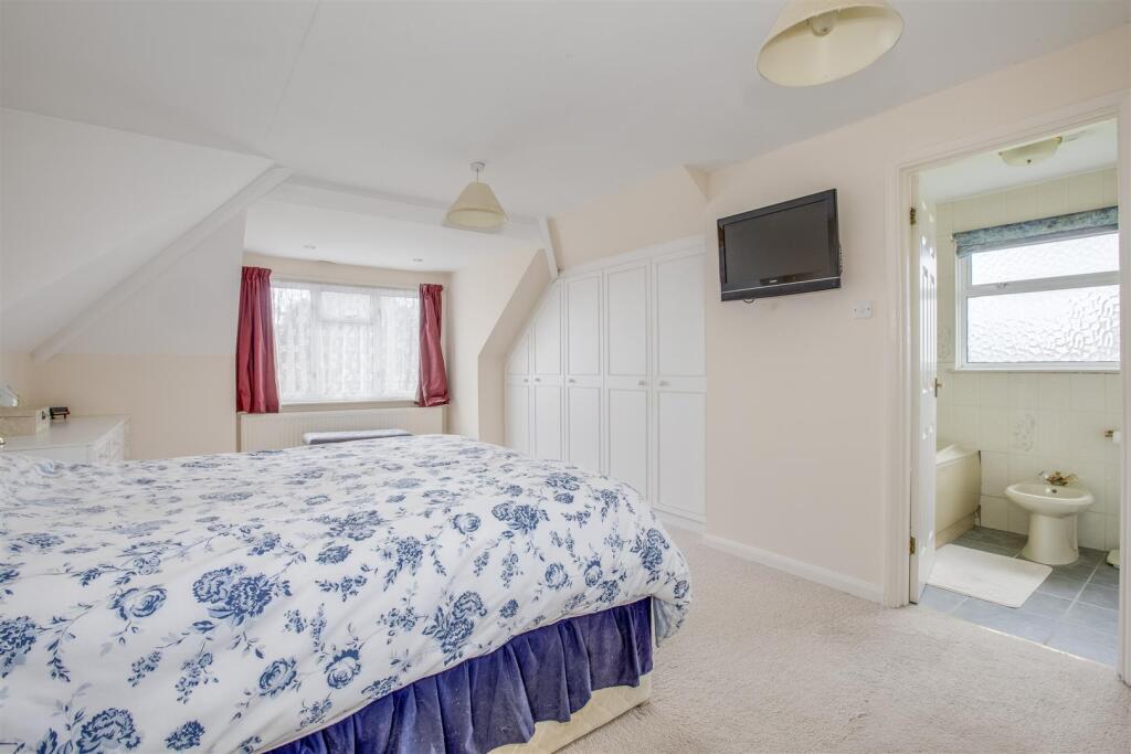 8 Wycombe Road, HP15 6RY-2.jpg