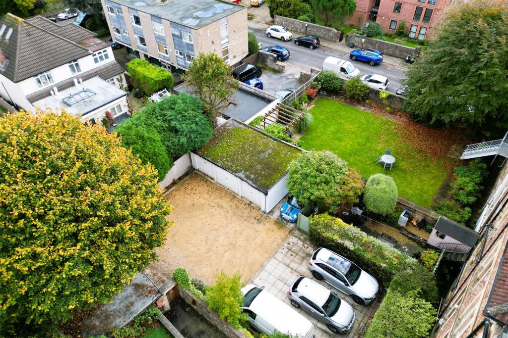 Middle garage to rear of 74 Pembroke Road, Clifton