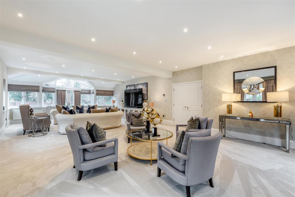 8538054-interior11.jpg