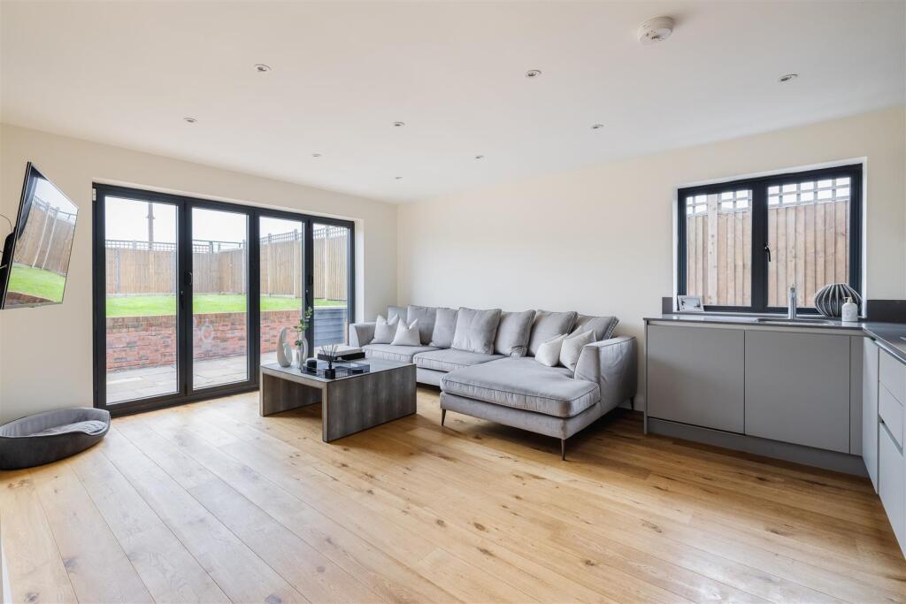 Sewardstone Road E4