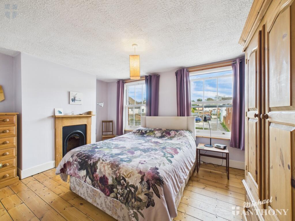 CAM03218G0-PR0562-STILL010