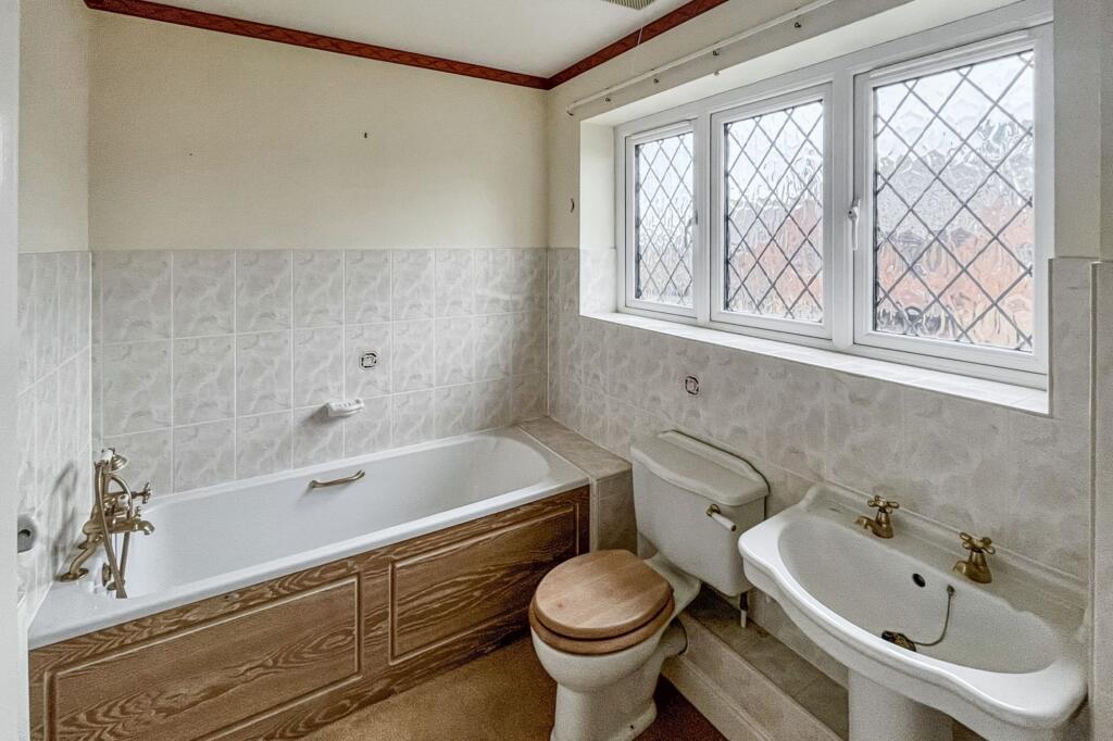 1 Deacon Place, Caterham, Surrey, CR3 5FN