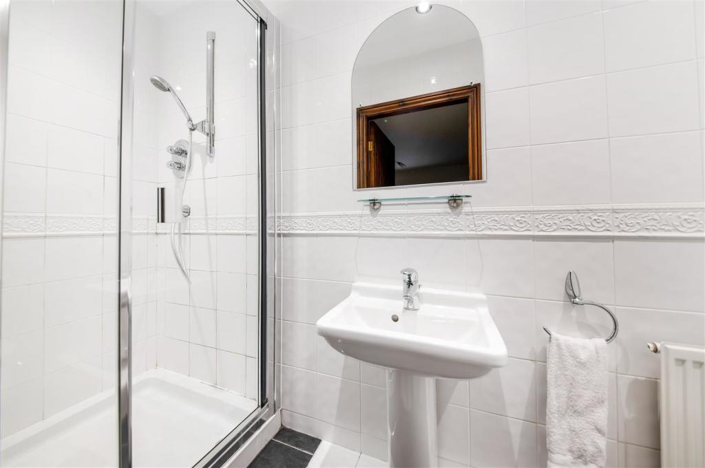 EN-SUITE SHOWER ROOM TO BEDROOM THREE