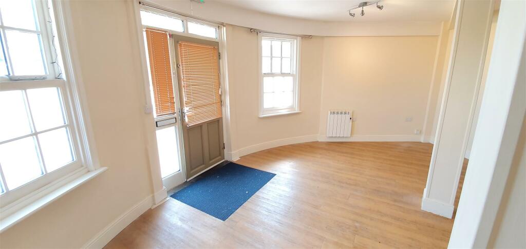Lounge/Bedroom