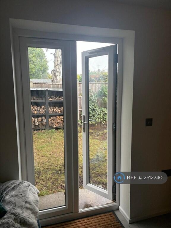 Entrance To/From Garden