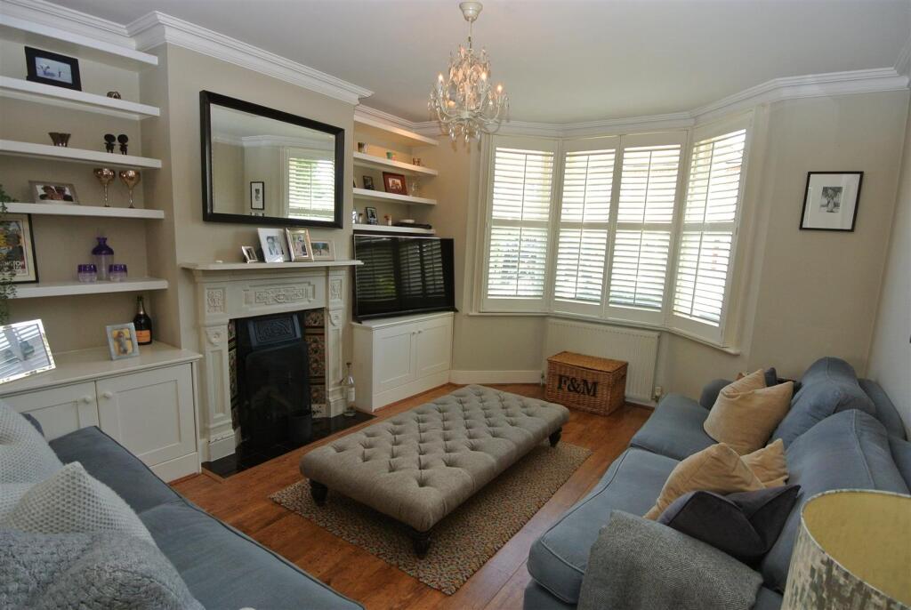 Living Room area 2.JPG