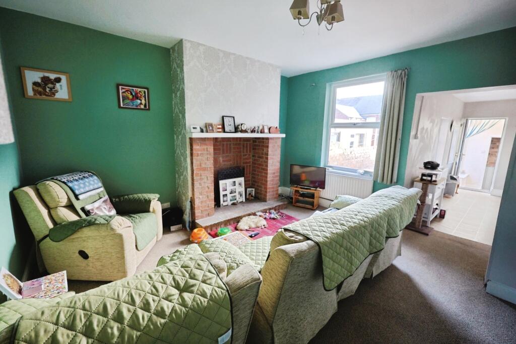 pbox-living_room-338732.JPG